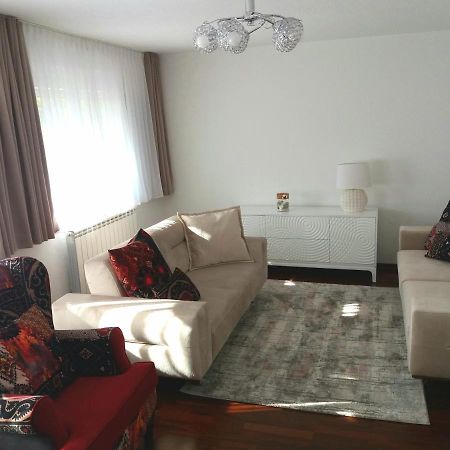 Apartment Esha SJJ Exteriör bild