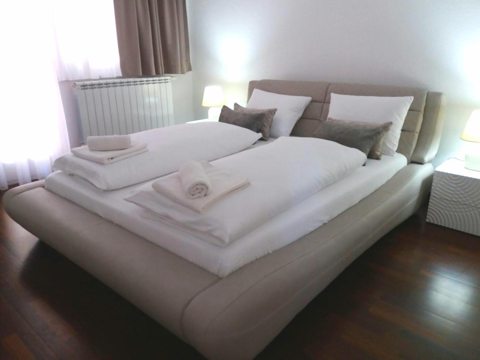 Apartment Esha SJJ Rum bild